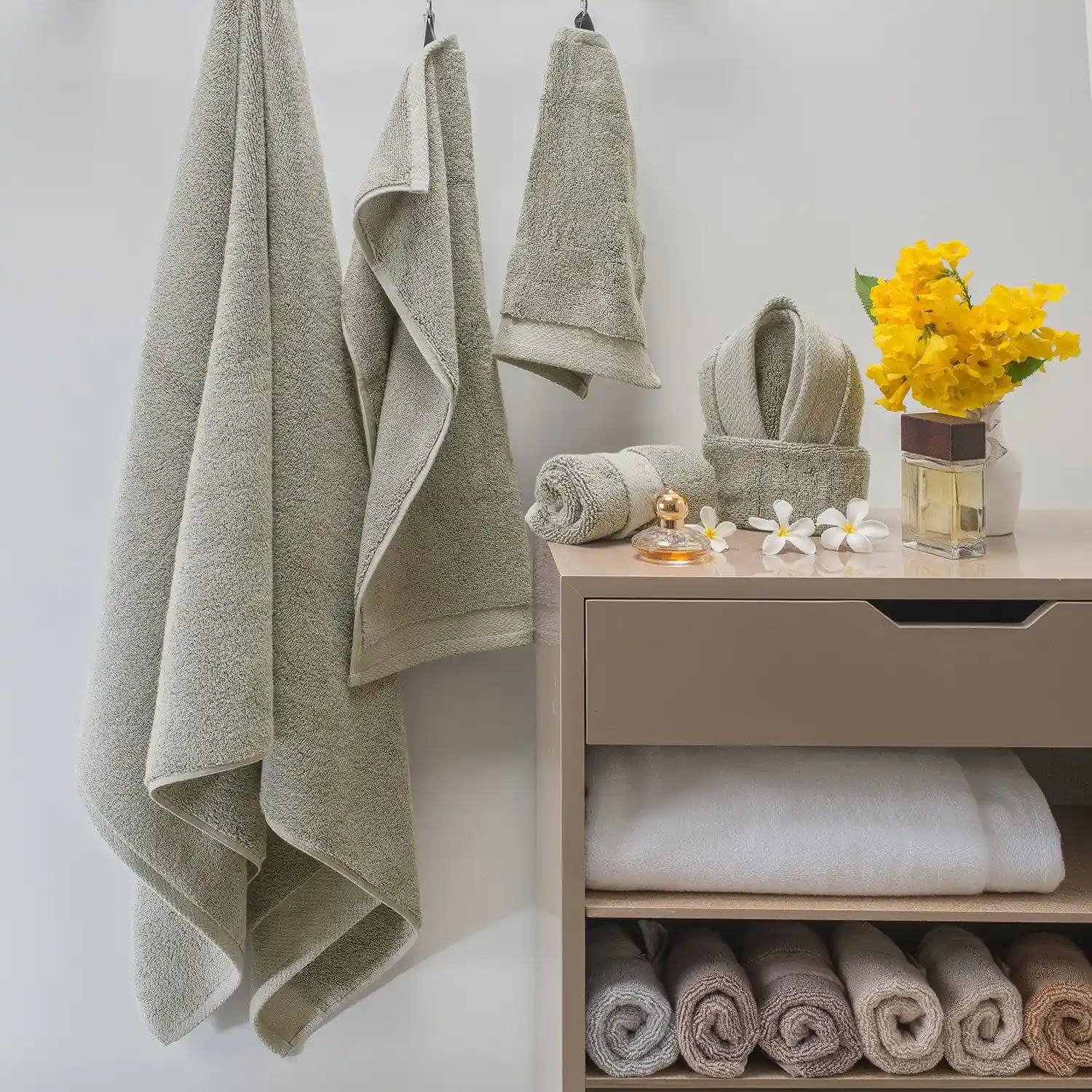 Resort - King Of Towel 3Pc Set - Image 10